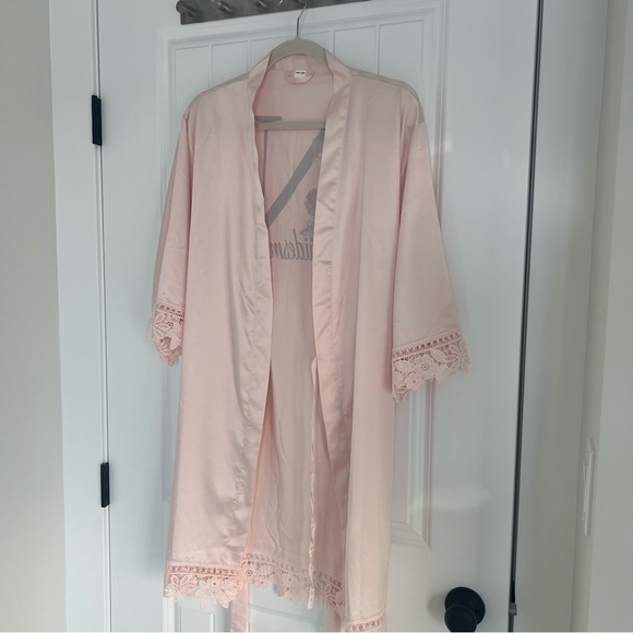 Light Pink Monogram Letter “N” Bridesmaid Robe - Size L - Picture 3 of 5